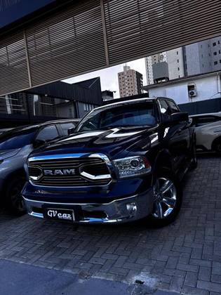 RAM CLASSIC 5.7 V8 GASOLINA LARAMIE NIGHT EDITION CD 4X4 AUTOMÁTICO
